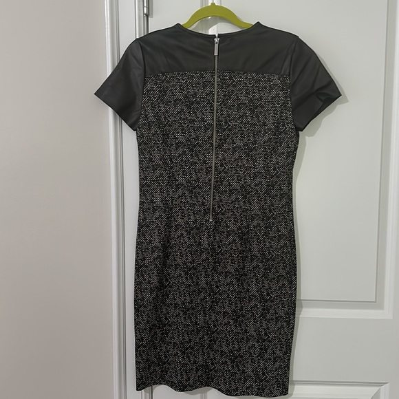 Michael Kors Chic Black Leather Snakeskin Design Dress! Sz 6! New with tags! - Picture 3 of 4